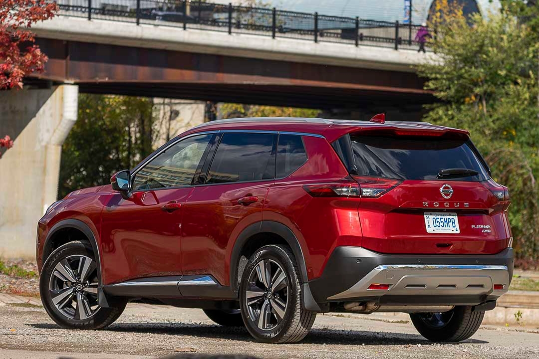 vue arrière du Nissan Rogue 2021