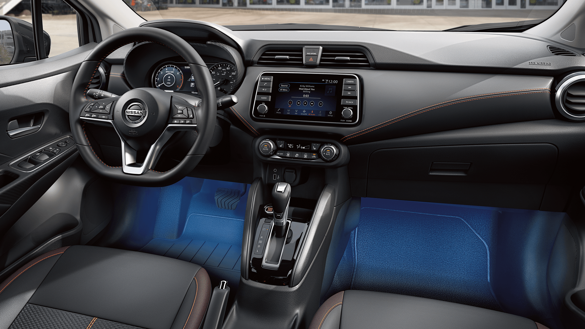 Intérieur avant de la Nissan Versa 2024.