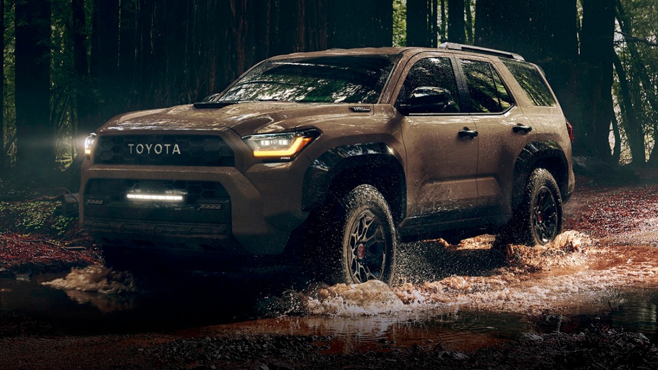 vue latérale avant d'une Toyota 4Runner 2025