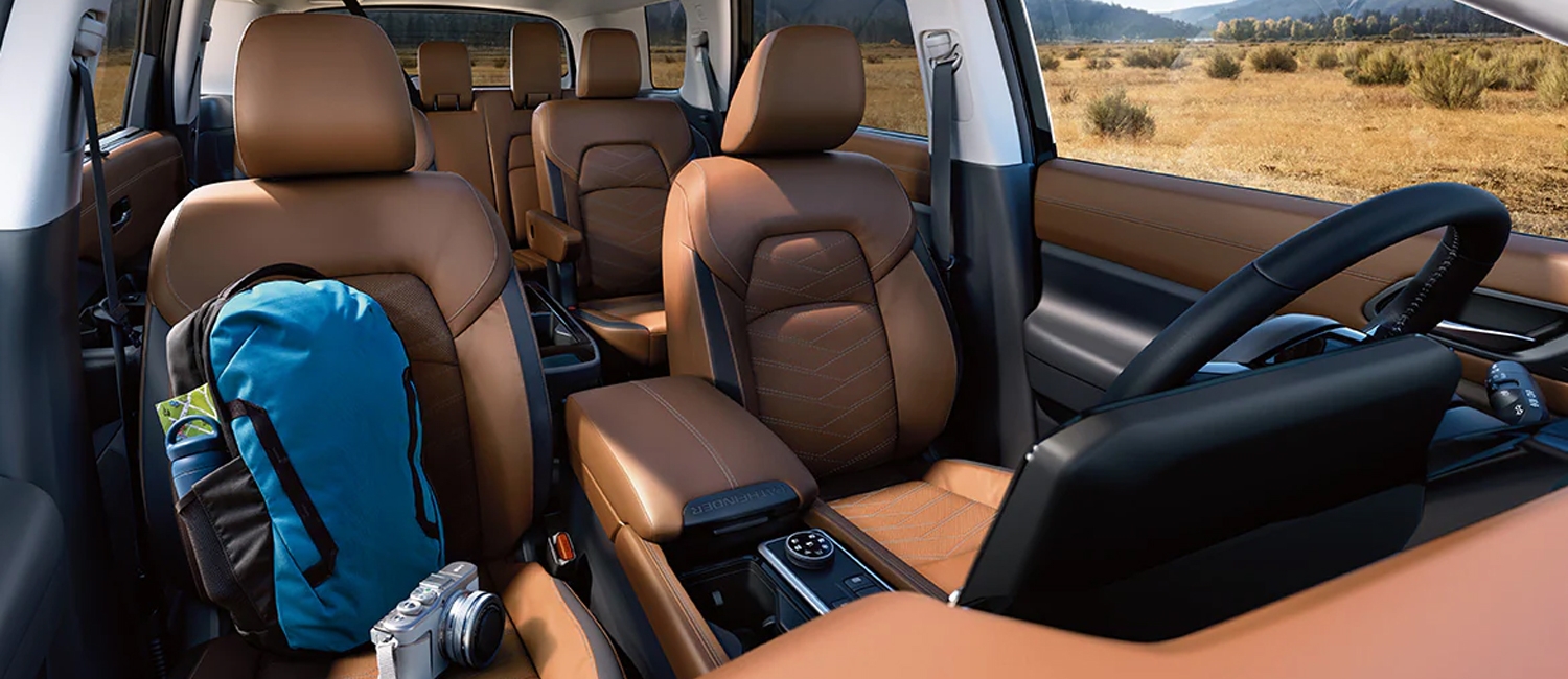 Vue de l'espace de l'intérieur du  Nissan Pathfinder 2025