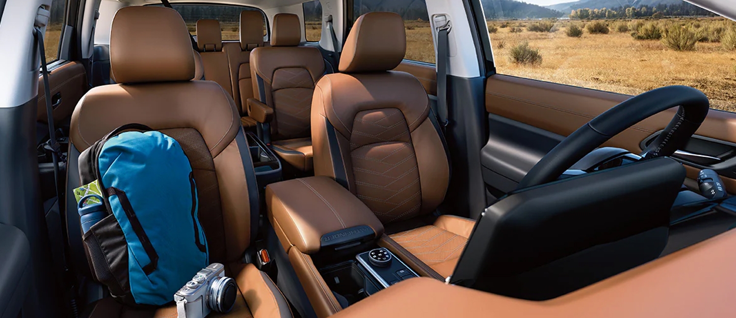 Vue de l'espace de l'intérieur du  Nissan Pathfinder 2024