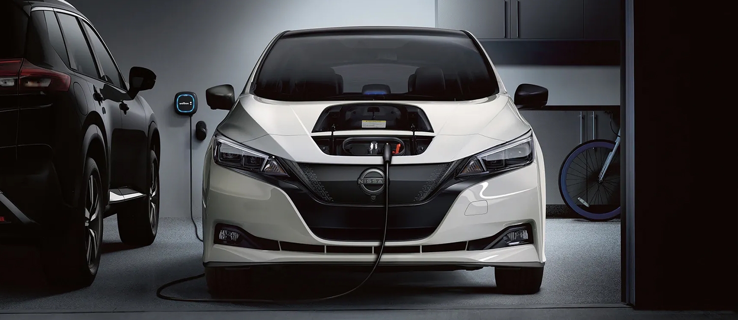 Nissan Leaf avec borne de recharge